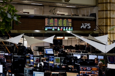 AEX-index bereikt hoogste slotstand ooit na hoopvolle berichten over einde oorlog Midden-Oosten