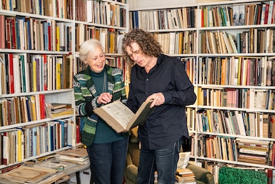 1,2 kilometer aan boekenplanken: nieuwe eigenaar gezocht voor giga privé-bibliotheek in doolhof onder villa