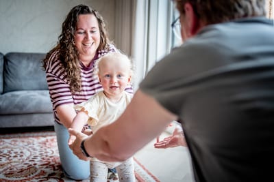 Lieke neemt al afscheid van dochtertje Fem als artsen een nooit gebruikt medisch trucje proberen: ‘Er moest een wonder gebeuren’