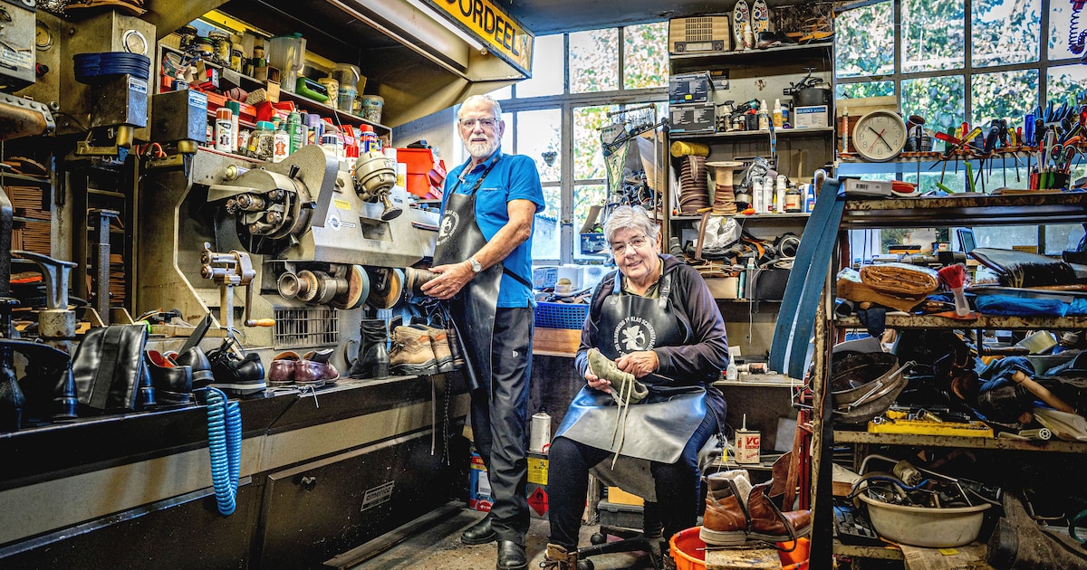 Net als Renske (27) stoppen steeds meer schoenmakers, maar Jos (76) en Corrie (72) gaan nog even doo