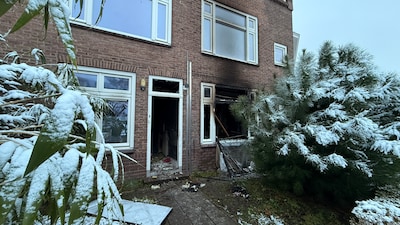 Het rommelde al flink rond het huis waar  de vlammen uit het raam sloegen: ‘Wat erg!’
