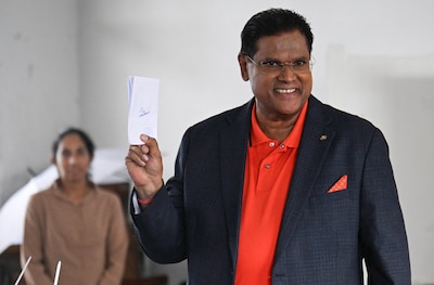 Oud-president van Suriname Chan Santokhi (67) 8 maanden na einde termijn overleden, Jetten ‘bedroefd’