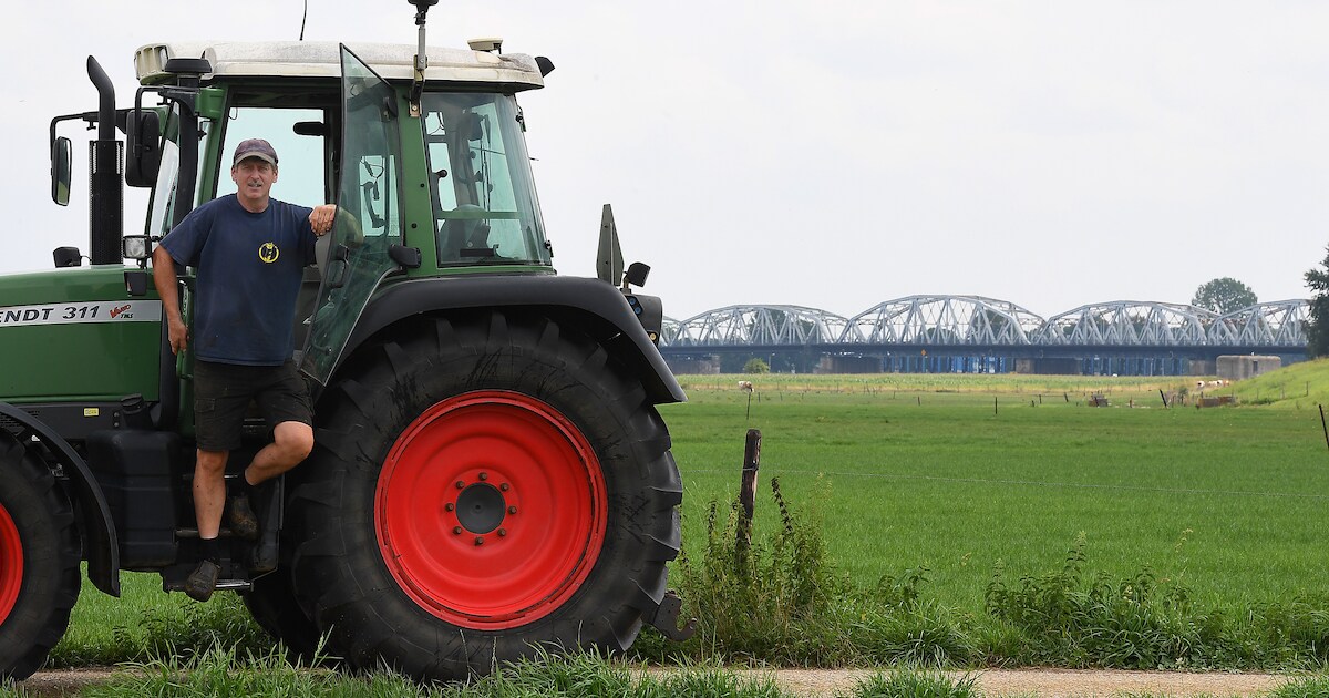 Boeren balen van beperkingen bij brug van Grave: ‘Ieder ritje duurt drie kwartier langer’