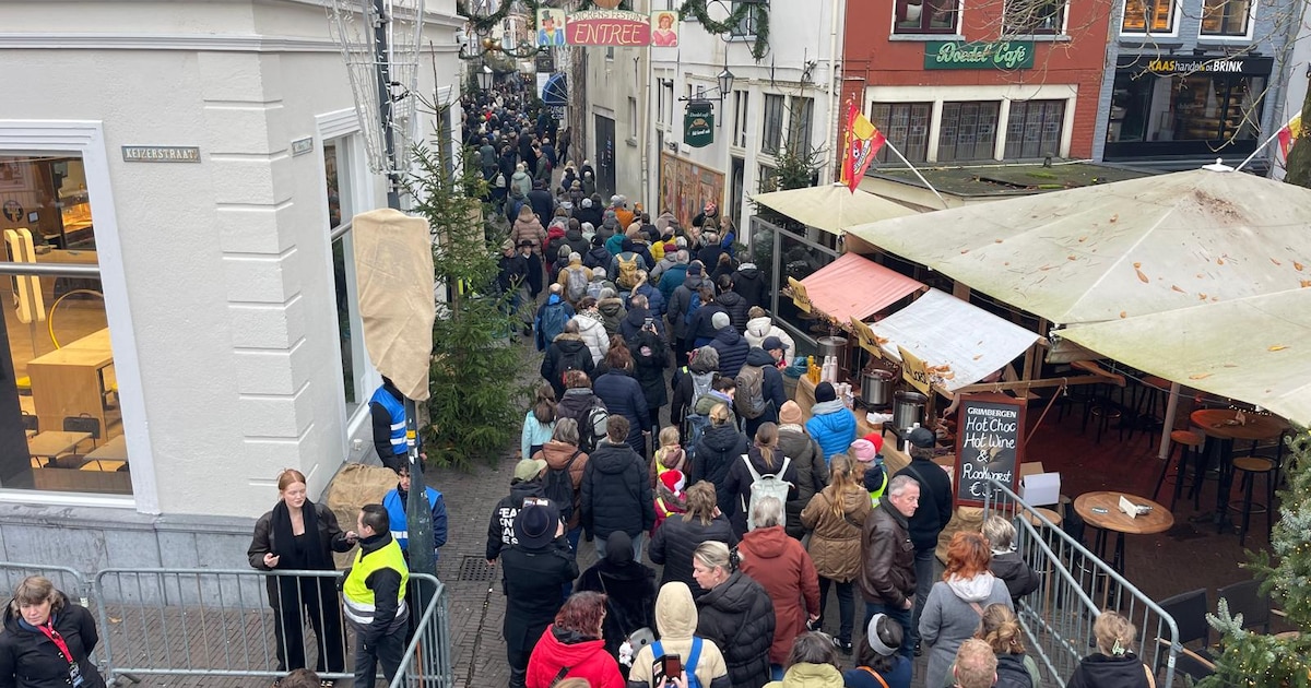 LIVE Dickens Festijn | Eerste bezoekers voor dag 2 lopen binnen • Lezers stuurden hun mooiste foto’s