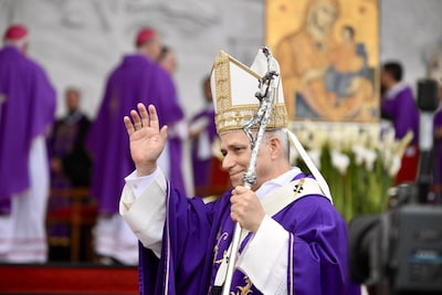 Paus sluit eerste buitenlandreis af met grote mis in Libanon: ruim 100.000 bezoekers