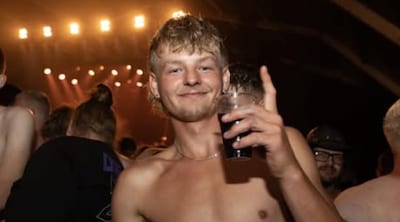 Vrienden namen deze laatste foto van Thys (20) op een festival, een paar uur later is hij er niet meer