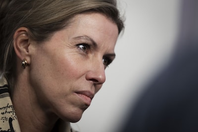 Kabinet gaat excuses aanbieden voor rol overheid bij gedwongen afstand van kinderen