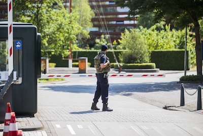 Hardloopapp bracht kazerneterreinen onbedoeld in kaart, nu vreest Defensie een veel groter lek: jouw auto