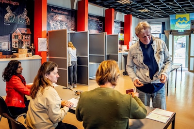 ‘Pa, zal ik jouw stem uitbrengen?’ Gemeenten gaan opnieuw de fout in met oproep rond verkiezingen
