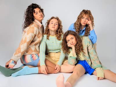 Musicalgroep De Meute brengt komische voorstelling naar Theater Lampegiet