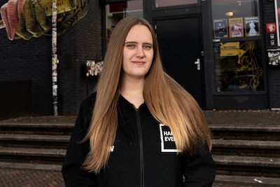 Hardcore in Ede: Kayleigh (23) zorgt voor volle zalen