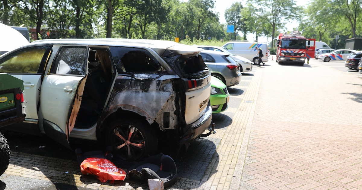 Opnieuw twee auto's uitgebrand in Eemnes: dit keer aan Kropaar en Zuidersingel