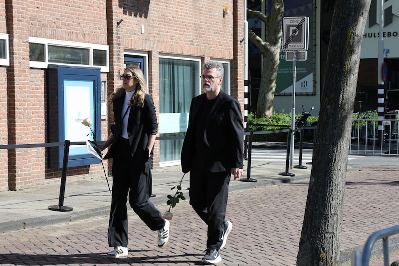 Duizenden mensen namen afscheid, Jade naar laatste rustplaats | Nieuws ...