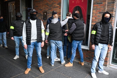 TERUGLEZEN Demonstraties Nijmegen | Meerdere aanhoudingen bij protestmars • Ruim duizend demonstrant