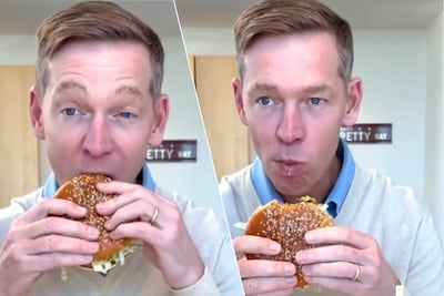 Ceo van McDonald’s gaat viraal met ongemakkelijke smaaktest van nieuwe burger: ‘Die man eet duidelijk nooit McDonald’s’