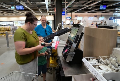 Grote pech voor meubelgigant: uitgerekend vandaag blijven deuren gedwongen dicht