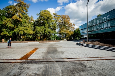 Fonkelnieuw Valkhofplein is nu al vet vet, ook al maakt Dar elke week twee keer schoon