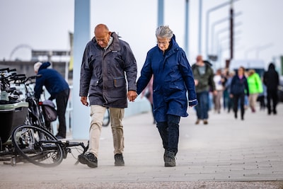 KNMI waarschuwt voor zware windstoten in noordwestelijk kustgebied