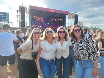 Een gedraaid podium, zon en artiesten van Nederlandse bodem: dit was ASM Festival 2026