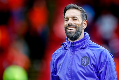 Ruud van Nistelrooij wil Oranje-selectie klaarstomen voor WK: ‘Dat besef moet elke dag de basis zijn van waaruit je werkt’