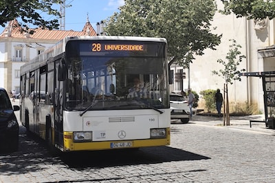 Twee doden en drie zwaargewonden bij busongeluk in Lissabon