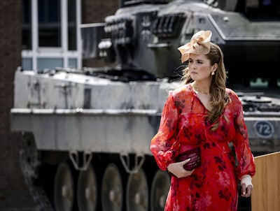 Jarige prinses Amalia (22) zet grote stappen richting het koningschap: ‘Ze loopt daar alsof ze het al bijna is’