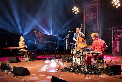 Daniël van der Duim treedt op in Millingen aan de Rijn