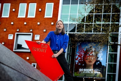 Beer in een aspergebos en een verdwenen Iraanse beul: Go Short vestigt aandacht op misleiding