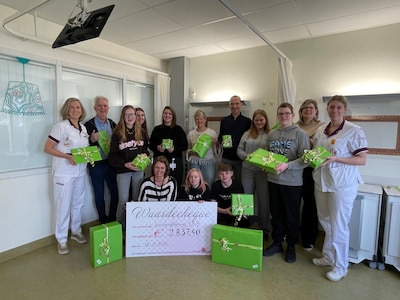 Winterswijkse scholieren schenken ruim 2800 euro aan kinderafdeling SKB