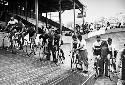 Wielerclub Reto: zelfs Jaap Eden kwam naar de super-de-luxe wielrenbaan