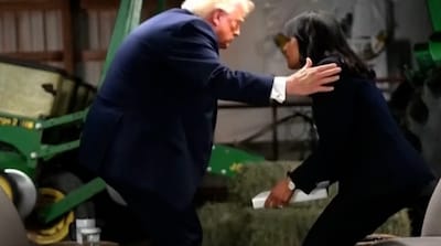 KIJK | Trump loopt weg bij interview: ‘Ik heb er genoeg van’