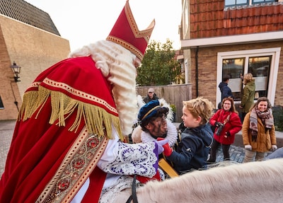 Sverre (5) ontwijkt het Sinterklaasjournaal, maar voelt in Borculo de magie