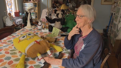 Vanuit heel Noord-Amerika komen mensen naar Ruth om hun knuffel te laten repareren, beren tot 115 jaar oud