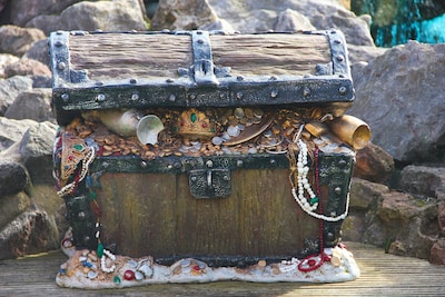 Fransman vindt in tuin schat ter waarde van 700.000 euro: zou je dat in Nederland ook mogen houden?