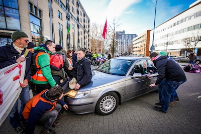 OM vervolgt PVV-Statenlid (73) voor aanrijden XR-demonstrant