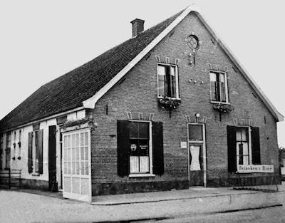 Kermis in de Vossenpels: afschuw over drankmisbruik en ‘het tegen elkaar aan hossen van paren’