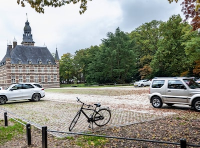 Deze kasteeltuin zou ‘de mooiste parkeerplaats van het dorp’ worden, maar er komt bijna niemand