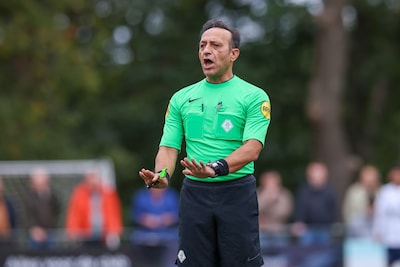 Scheidsrechter voelt zich bedreigd bij Arnhemse voetbalderby en belt in de kleedkamer de politie