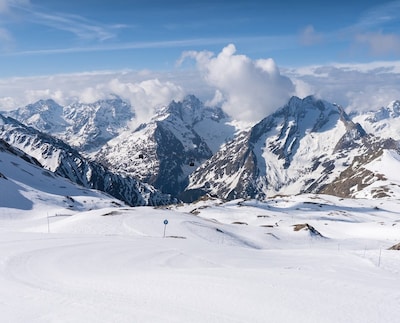 Recordhoeveelheid sneeuw in Europa rond half mei, perfect skiweer en zelfs de dalen zijn wit