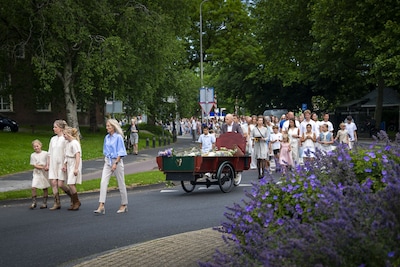Indrukwekkend afscheid van Serious Request-gezicht Jelte (5): geen rouwauto, maar een speciale bakfiets