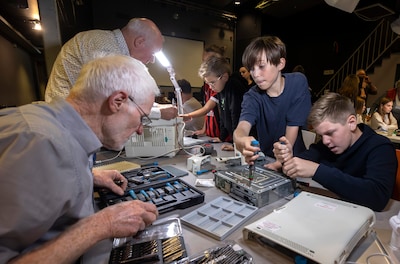 Repair Cafe Buren houdt Paasactie met Linux-helpdesk