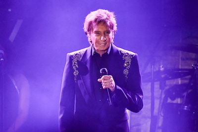 Zanger Barry Manilow (82) heeft een tumor in zijn linkerlong