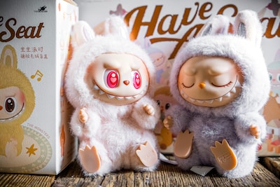 Winkeliers weten dat ze massaal illegale Labubu’s verkopen: ‘Onzin dat ze gevaarlijk of giftig zijn’