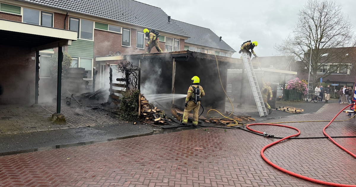 Forse schade aan schuur in Putten na felle brand