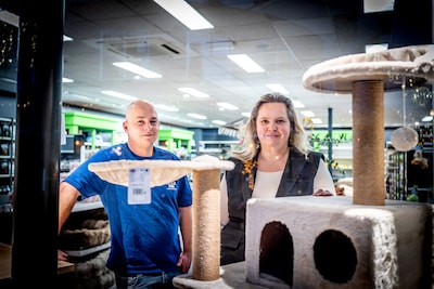 Na vertrek bekend familiebedrijf grijpen Kimberley en Andy de kans in oud Blokker-pand: ‘Loopt nog beter dan verwacht’