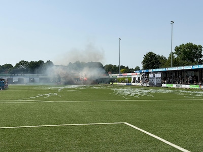 LIVE Amateurvoetbal | Ongekende comeback van De Paasberg • Vuurwerk bij Achilles’29 • Topdrukte bij 