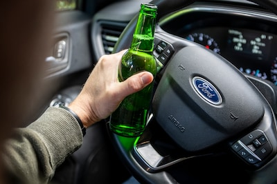 Na auto-ongeluk onder invloed toch grootste partij: Limburgse lijsttrekker dolblij met verkiezingszege