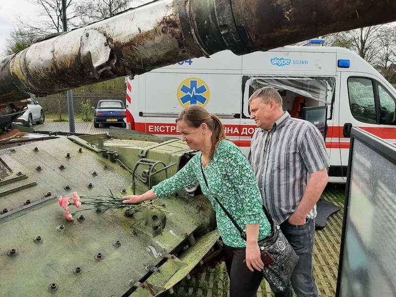 Een Moderne Oorlogvoerende Soldaat Met Oorlogszucht In Dichte En Gevaarlijke Bosgebieden Militaire Reddingsoperaties Image272271756
