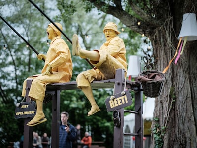 Een kaart sturen naar het hiernamaals? Op festival BuitenBlik kan het gewoon: „Neem ze mee als ik ze