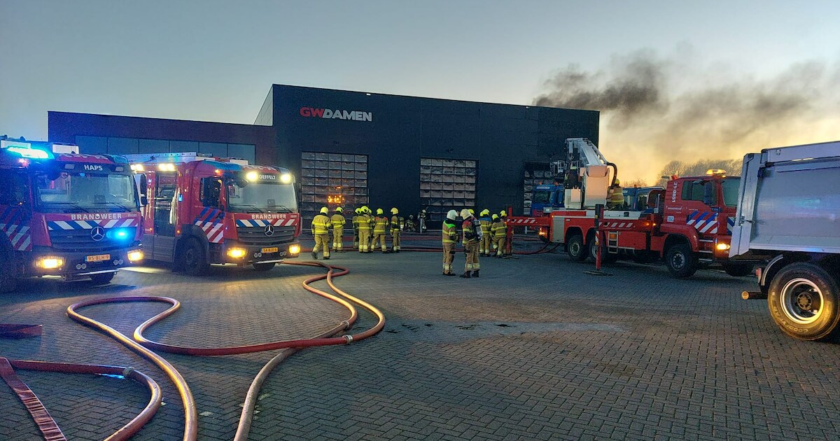 Brand op industrieterrein in Haps begon waarschijnlijk in wasstraat